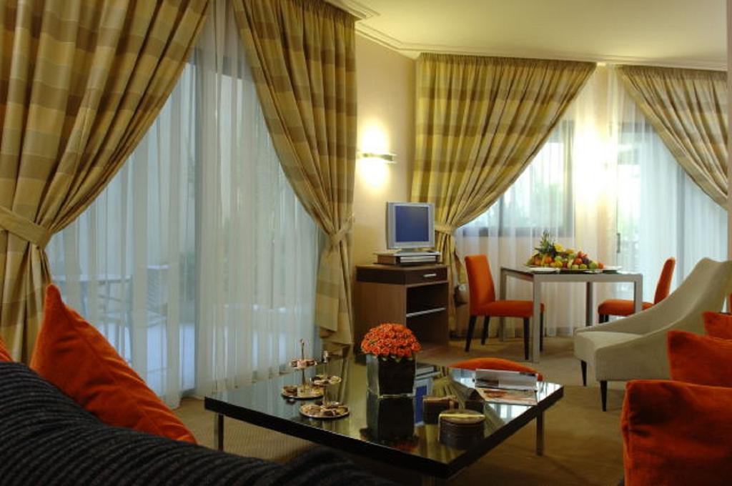 Regency Palace Hotel Jounieh Eksteriør billede